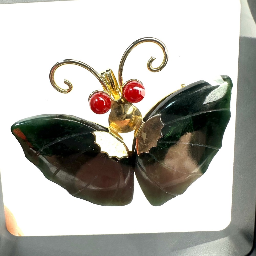 Vintage Carved Green Nephrite Jade Butterfly Brooch Pendant‎ Gold Tone Red Eyes